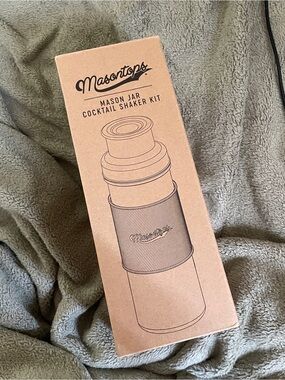 Mason Jar Cocktail Shaker Kit (BNIB)